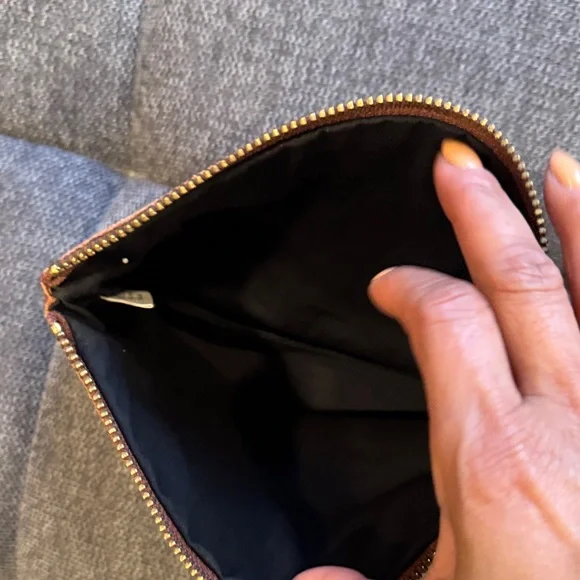 BAGGU Leather Zip Pouch in Warm Brown - Picture 7 of 8